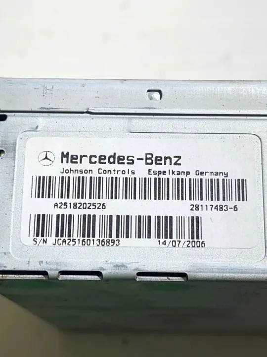 Mercedes-Benz Videomodul OEM A2518202526 Begagnad image 3