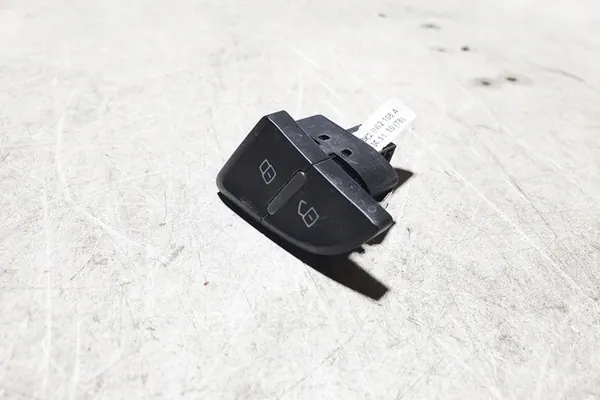 Centrale vergrendelknop AUDI A5 2.0L Diesel 2012 image 3