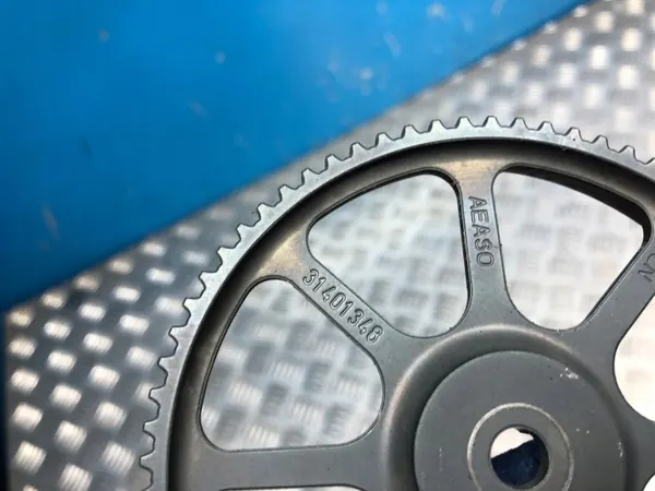 Pignon de distribution Volvo OE OEM 31401348 - Occasion image 3
