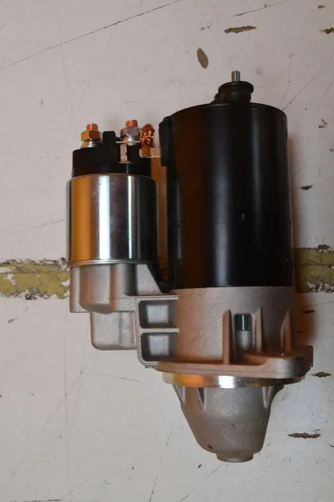 Motor de arranque Hella 8EA 012 526-861 image 9