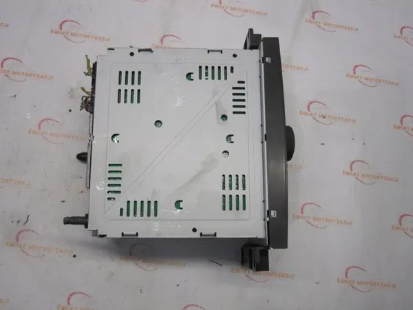 Radio CD OEM 96647739 pour Chevrolet Captiva I 09r image 4