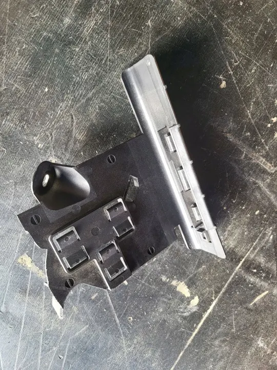 Skoda Motorsteuergerät-Halterung OEM 5Q0906507F image 3