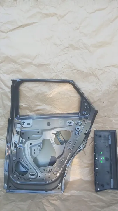 Right Rear Door Peugeot 3008 II 2016- OEM 9812317080 image 4