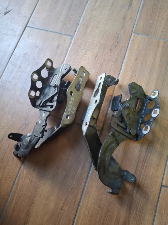 Charnière de Capot Mercedes W205 Gauche/Droite OEM A2058800828 image 6