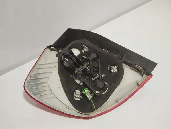 Luz Trasera Derecha BMW 1 E87 2007–2011 OEM BMW 63210432623 image 2