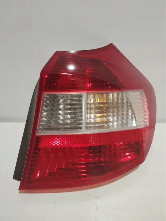 Luz Trasera Derecha BMW 1 E87 2007–2011 OEM BMW 63210432623 image 5