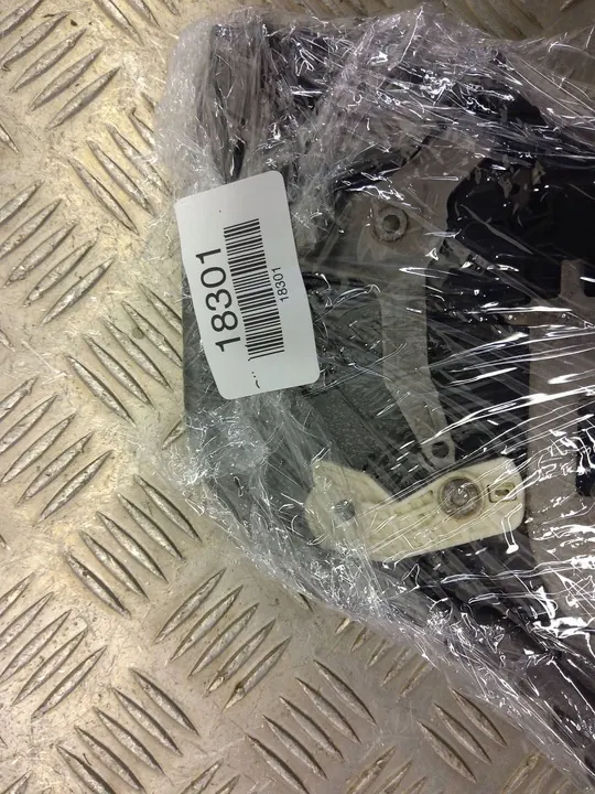 Linke Vordertürschloss BMW G01 image 2