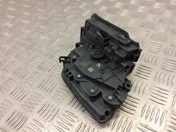 Linke Vordertürschloss BMW G01 image 8