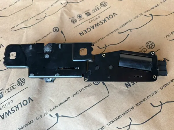 Audi A6 C7 Kofferraumschloss OEM 4H0827383A - Original 2017 image 2