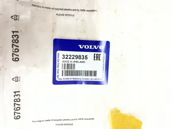 Volvo XC60 II Rechter Deurtrim OEM 32229835 image 6