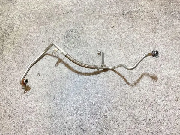 Conducto de aceite Mercedes Sprinter OEM A6541802901 - Usado image 2