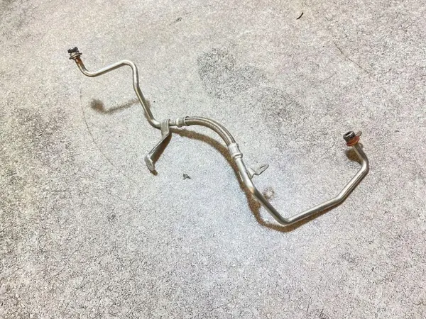 Conducto de aceite Mercedes Sprinter OEM A6541802901 - Usado image 4