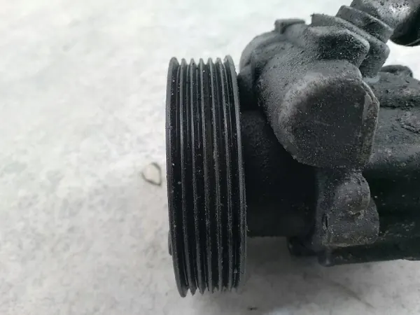 Ohjauspumppu OEM 8200193992 Renault Masterille image 3