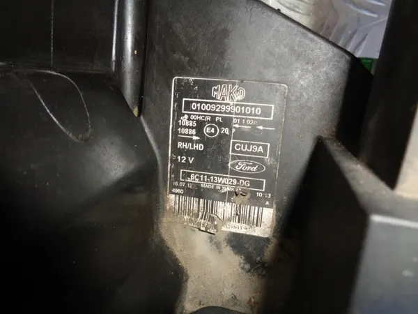 Oikea etuvalo OEM 6C11-13W029-DG Ford Transit image 6