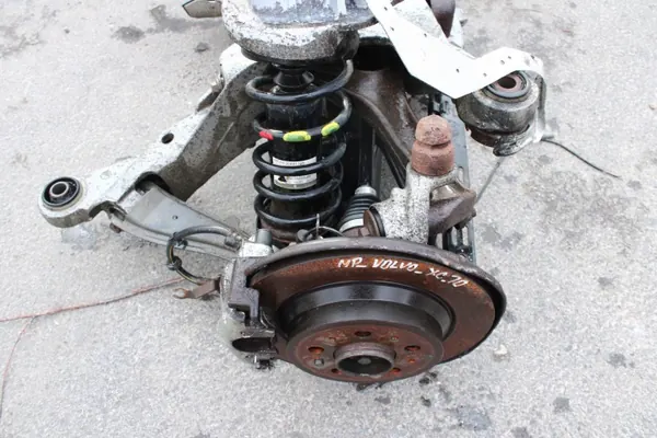 Viga suspensão traseira XC70 - Peça OEM image 10