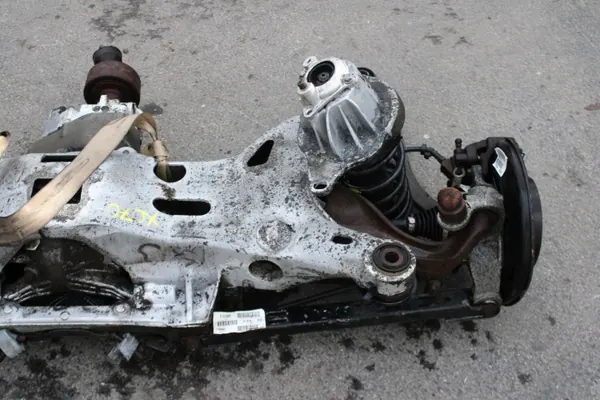 Viga suspensão traseira XC70 - Peça OEM image 6
