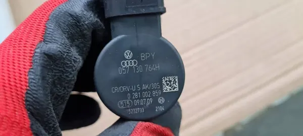 Sensor de riel de inyección OEM 057130764H Audi image 4