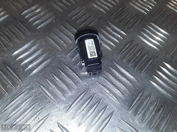 Skoda Fabia 2020 Strömbrytare 6v0905217 image 2