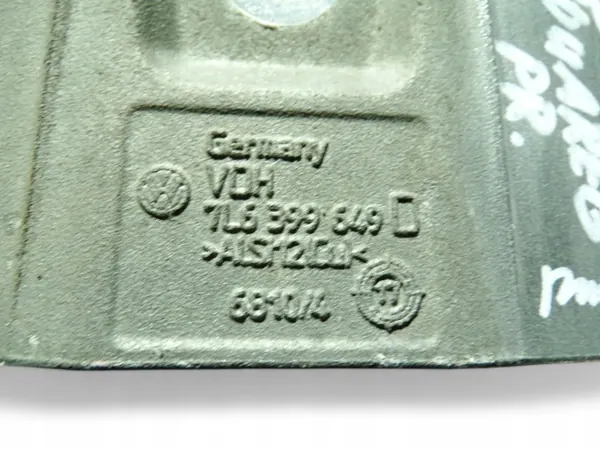 VW Vaihteiston tuki 7L6399649D Touareg 7P5 2.97L Diesel image 3
