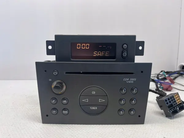 Opel OEM 13138246 CDR2005 UY8 Radio CD-soitin image 4