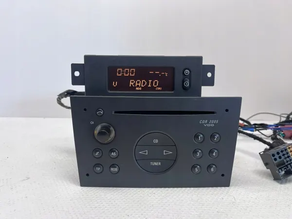 Opel OEM 13138246 CDR2005 UY8 Radio CD-soitin image 6