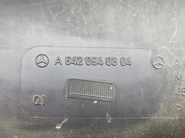 Mercedes-Benz ML W164 2005 Vasemman puolen ilmansuodatin kotelo image 10