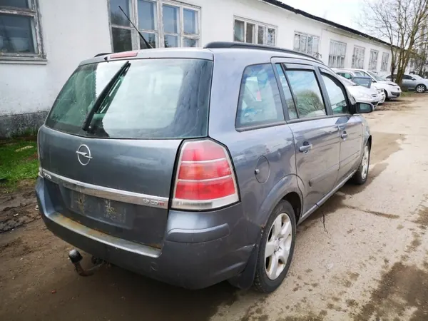 Oljepump Opel Zafira OEM 37018201 2005 1.9L image 8