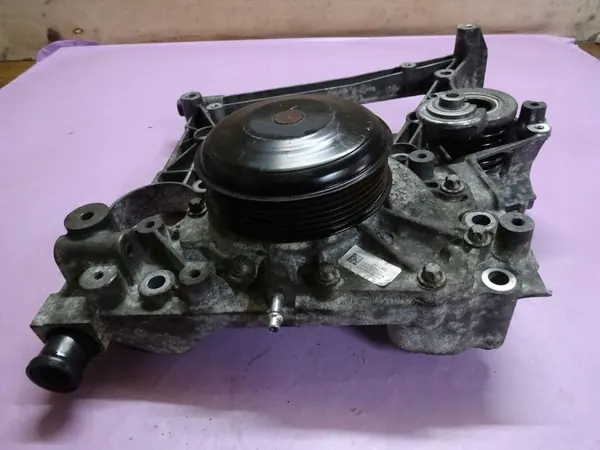 MERCEDES W205 2.2 CDI Water Pump A6512006001 image 4
