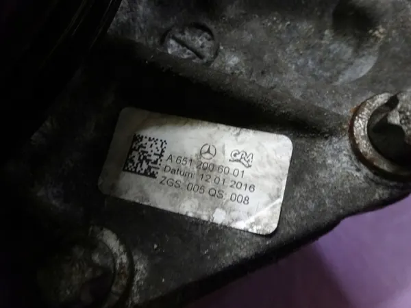 MERCEDES W205 2.2 CDI Water Pump A6512006001 image 5