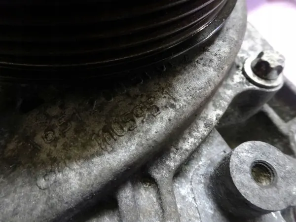 MERCEDES W205 2.2 CDI Water Pump A6512006001 image 7