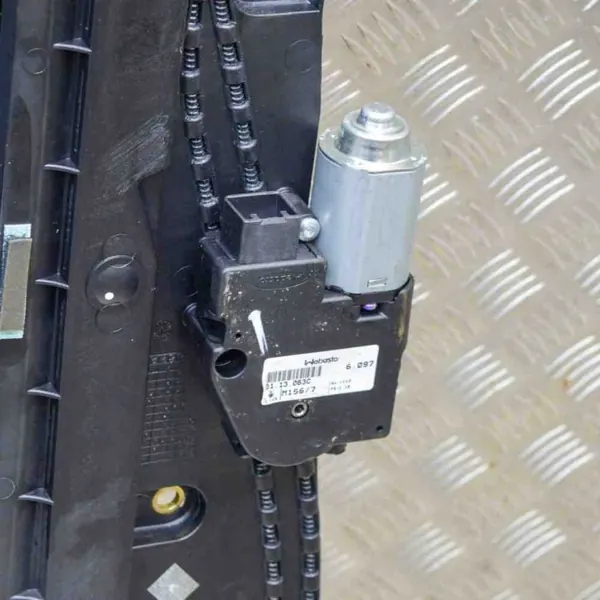 Maserati Ghibli Schiebedach OEM 6097 - Gebrauchtes Originalteil image 5