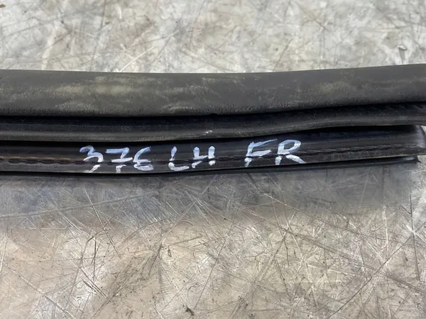 2024 Nissan X-Trail T33 Vedação da porta dianteira FOB53690 image 2