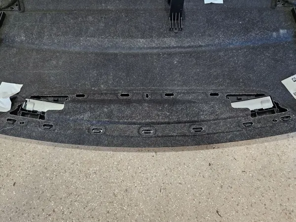 Mercedes-Benz E W213 Tavaratilan hylly OEM LPV14461 image 3