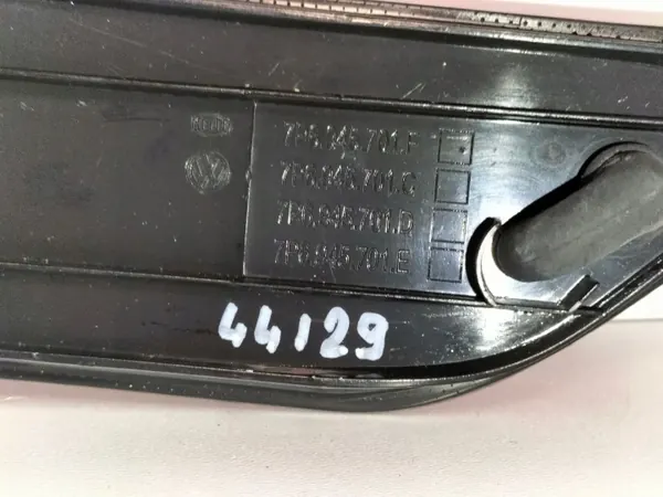 Luz antiniebla trasera izquierda OEM 7P6945701F VW Touareg II image 5