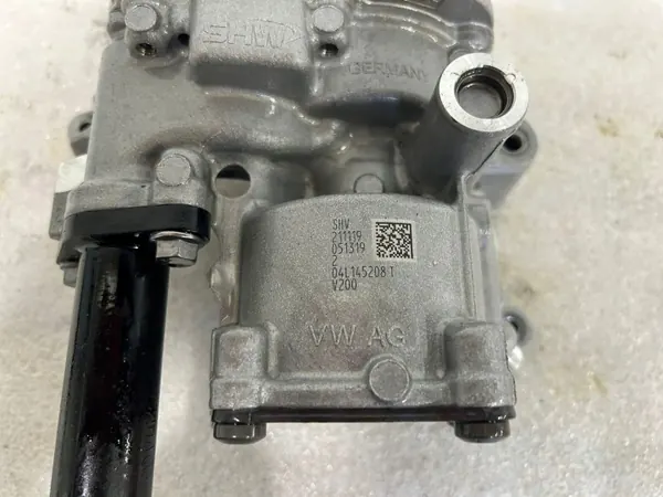 Begagnad oljepump OEM 04L145208T för 2.0 TDI VW/Audi/Skoda image 4
