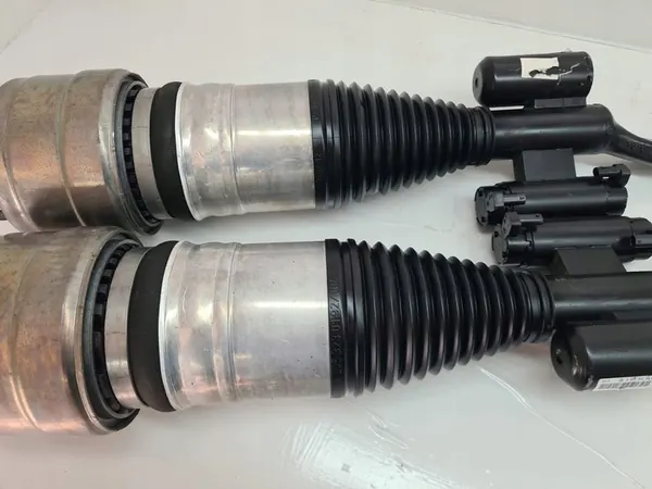 MERCEDES GLC Airmatic Stötdämpare A2533200338 image 3