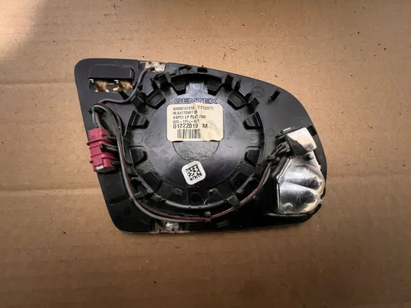 Inserto de espejo izquierdo OEM A0998101316 Mercedes A-Class image 3