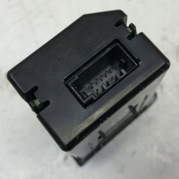 USB-C-portti OEM 96125-L8BA0 Kia Sportage V 2025 image 3