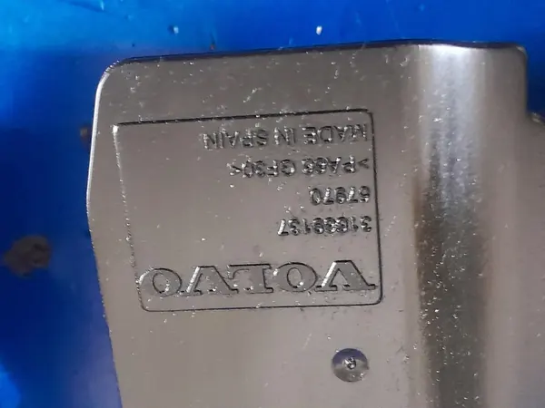 Cubierta Correa Bomba Aceite Volvo XC60 XC90 2.0 T B420T2 OEM 31669137 image 2