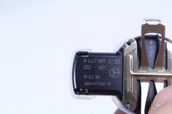 Sensor de chuva Mercedes-Benz OE A4479053703 - Usado image 3