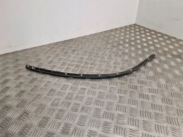 Junta del capó OEM 5E3823707 para Skoda Octavia IV image 4
