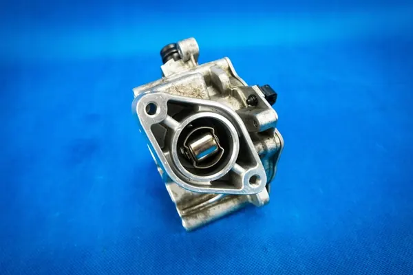 Imupumppu Audi S3 A6 VW 06L145100B image 3