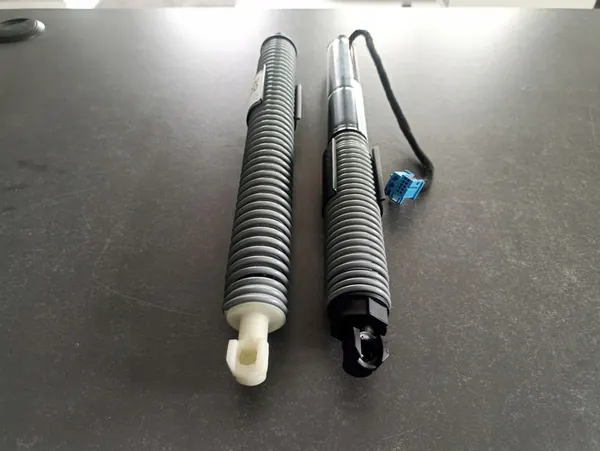 BMW G30 Baklucka Aktuatorer Vänster Höger Set 4A1FA90 7366403 image 4