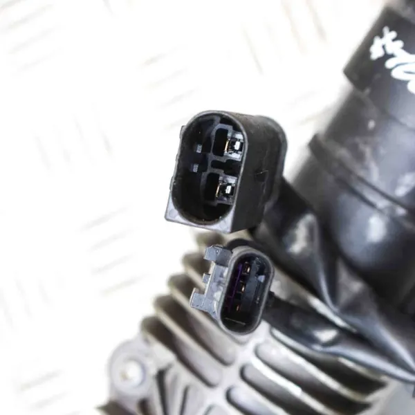 Compresseur Maserati Levante SUV OEM 15155002012 image 4