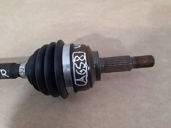 Renault Captur Främre Höger Halvaxel 391007556R image 2