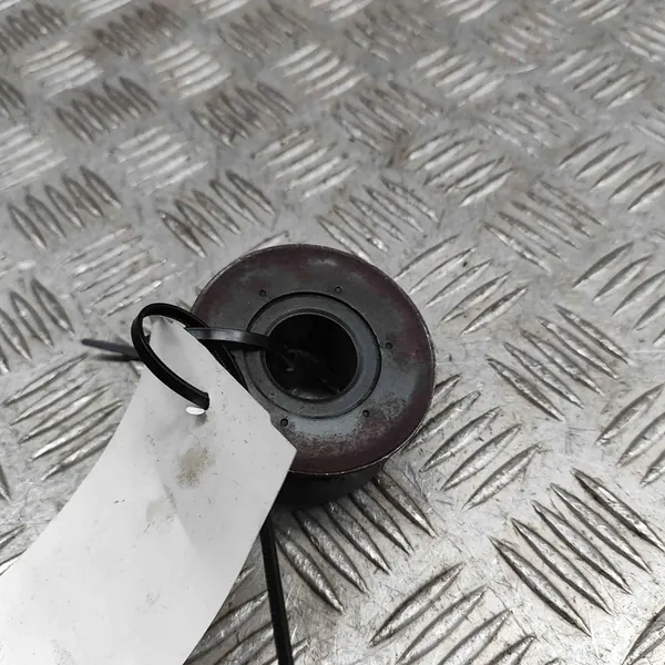 Ford Focus 2012 Motorutrymmet Delar OEM 96MM6306AD image 4