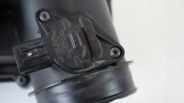 Volvo V40 II Ilmansuodatin Kotelo OEM 3143000 image 3
