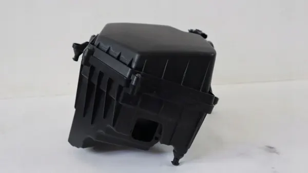 Volvo V40 II Ilmansuodatin Kotelo OEM 3143000 image 6