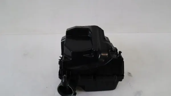 Volvo V40 II Ilmansuodatin Kotelo OEM 3143000 image 7