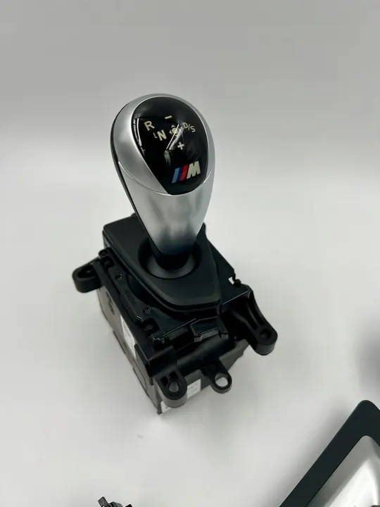 BMW M3 F80 M4 F82 Vaihteenvalitsin Ohjauspaneeli OEM 7848611 image 4